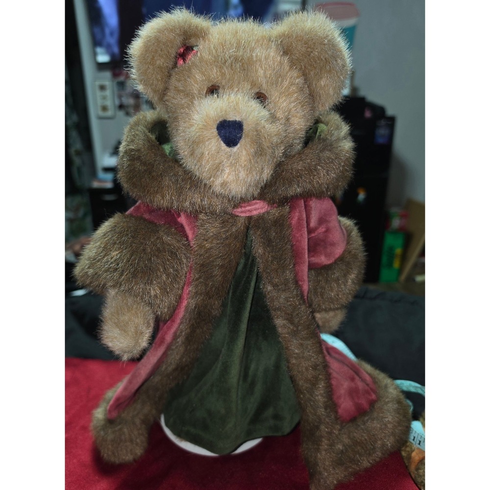 Boyds Bears Mrs Northstar Vintage Plush Teddy Bear Burgundy Faux Fur Hooded Coat